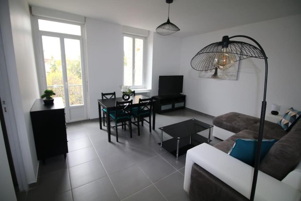 Narbonne : Super Appartement De Qualite Luaran gambar